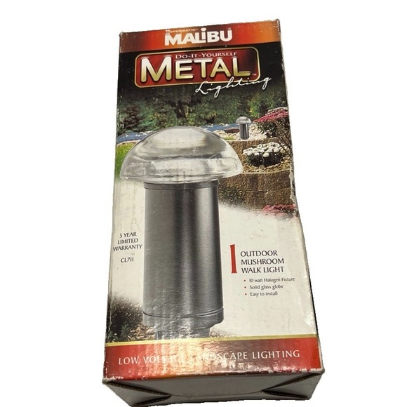 Malibu Other - MALIBU 10W Low Voltage Outdoor MUSHROOM Walk Light Metal Glass Top CL711
